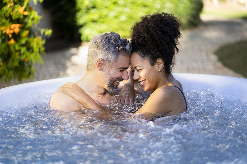 Hoe een Jacuzzi Jullie Relatie Kan Versterken: 5 Redenen om Samen te Ontspannen